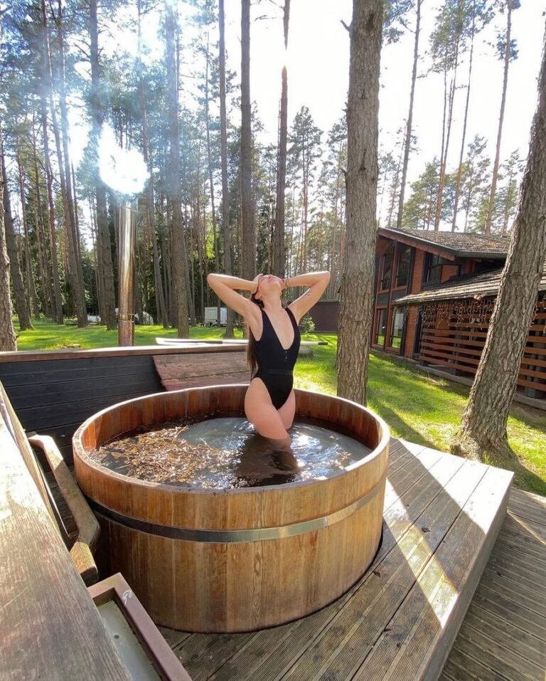 Outdoor Jacuzzi